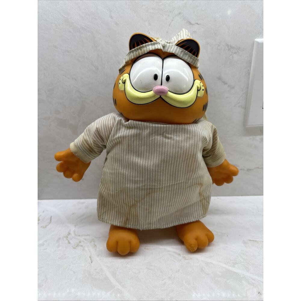 SUPER RARE!!! Goodnight Garfield Collector Item Vintage Works Rubber Face Plush